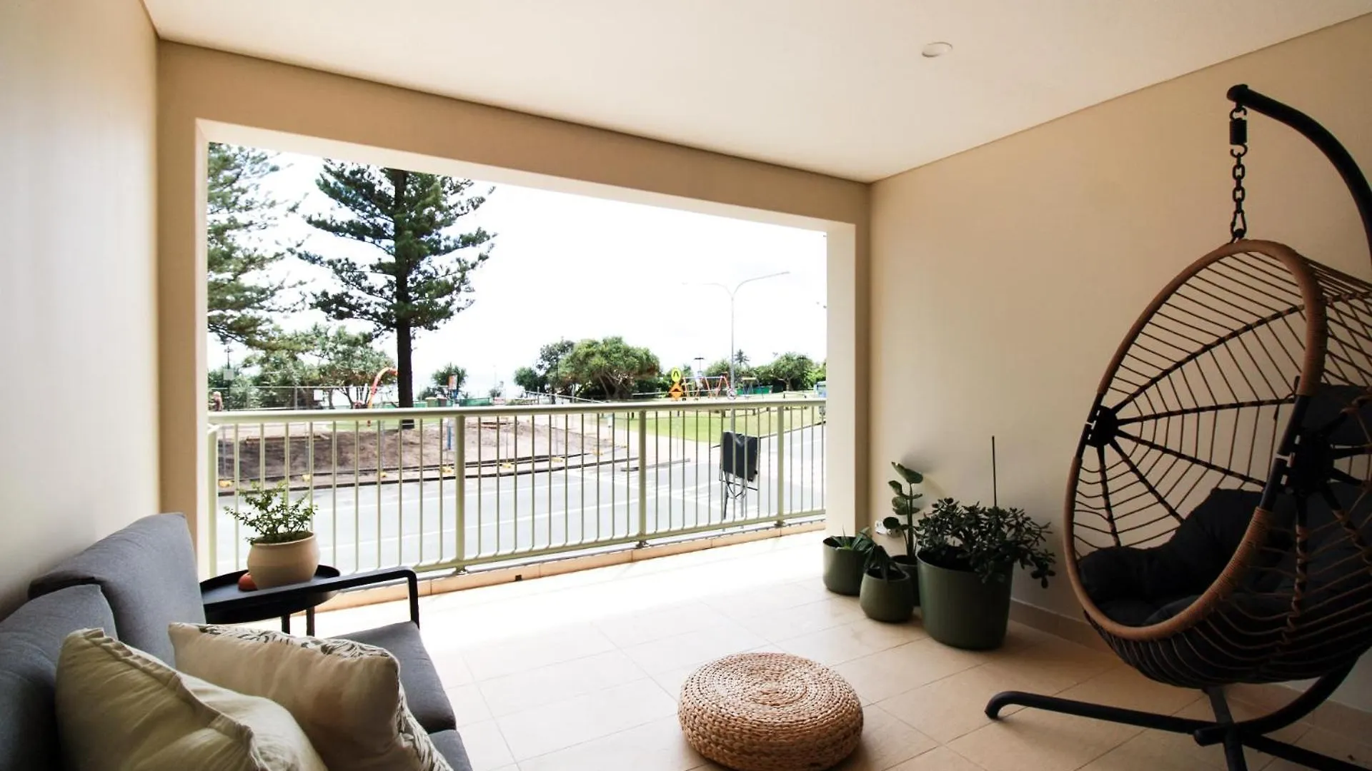 Beachfront Escape In Coolangatta Gold Coast